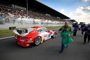 fri_24h_top30_porsche_02